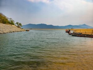 mahanadi-rises-highlands-chhatisgarh-flows-across-indian-state-orissa-to-reach-bay-bengal-length-319533452