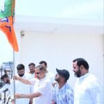 भाजपा स्थापना दिवस: विधायक अमर अग्रवाल ने किया ध्वजारोहण, कार्यकर्ताओं को दिया राष्ट्र सेवा का संदेश