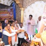 117 वर्षों से चली आ रही गणेशोत्सव की परंपरा में शामिल हुए मुख्यमंत्री साय.. गोल बाजार में विराजे विघ्नहर्ता के किए दर्शन-पूजन